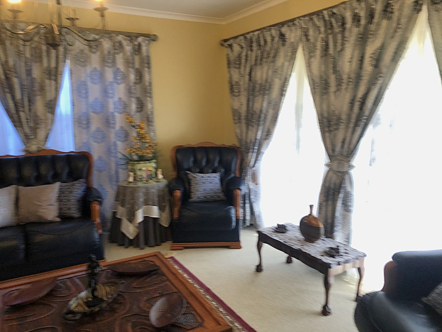 4 Bedroom Property for Sale in Gustrouw Western Cape